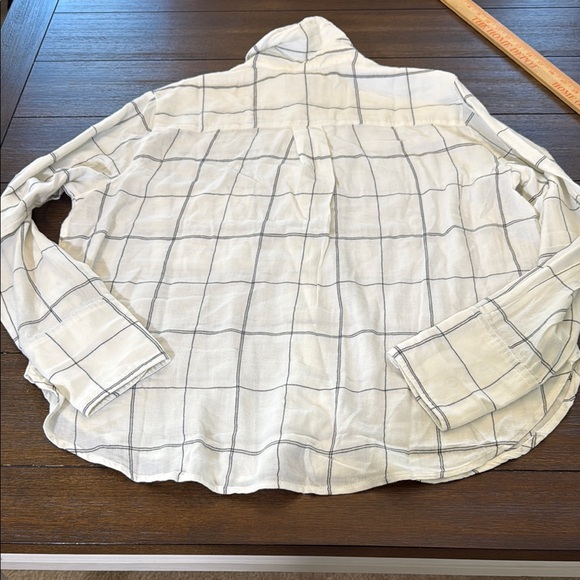 Madewell Easy Y-Neck Button-Up Shirt Size Medium - Picture 11 of 11